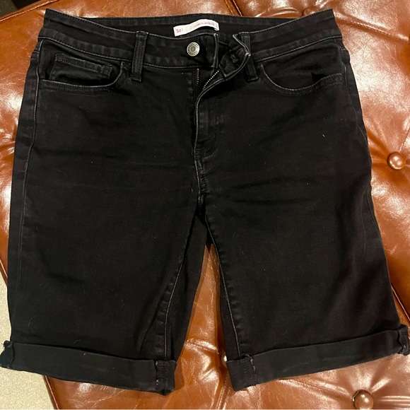 SO Pants - Size 9 low rise black Bermuda shorts
